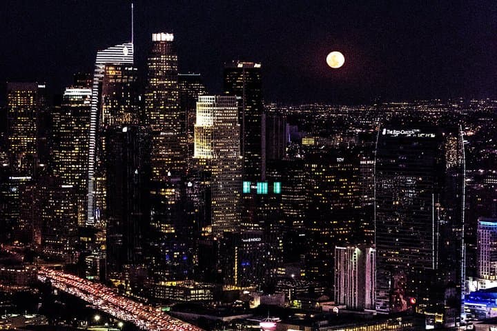 35-Minute Hollywood Helicopter Tour: Los Angeles Aerial Highlights photo 3