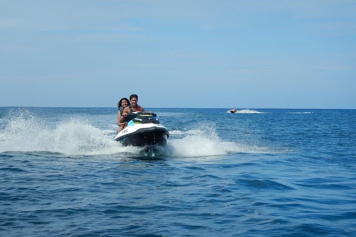Moorea Jet-Ski Découverte: One-Hour Coastline Ride & Snorkel with Rays photo 2