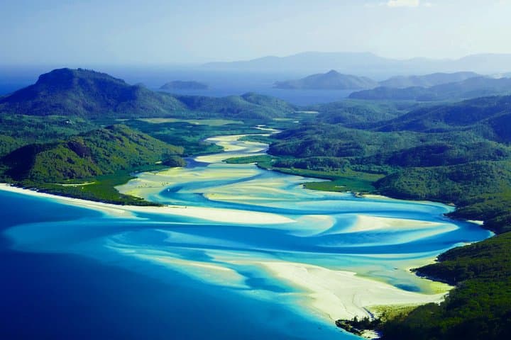 Whitsunday Islands & Heart Reef Scenic Flight — 1-Hour Air Tour from Airlie Beach photo 3