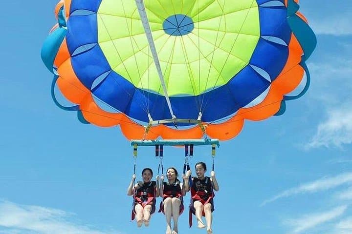 Bali Parasailing in Tanjung Benoa: Quick-Flight Ocean Views from Nusa Dua