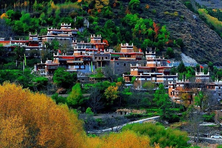 West Sichuan: 8-Day Private Tour from Chengdu to Daocheng Yading photo 3