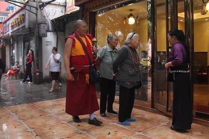 Full-Day Leshan Giant Buddha & Tibetan Culture Tour from Chengdu photo 3