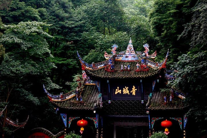 Dujiangyan & Mount Qingcheng Day Hike: Ancient Waterworks and Taoist Trails