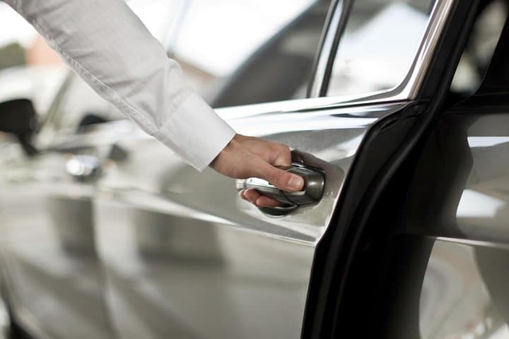 Half-Day Private Luxury Car with Driver in Abu Dhabi — City Chauffeur Service photo 4