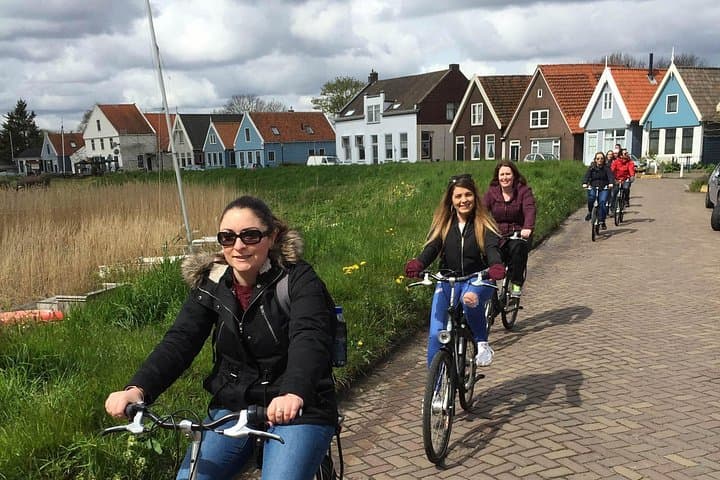 Half-Day Waterland Bike Tour from Amsterdam — Polders, Windmills & Apple Pie photo 4
