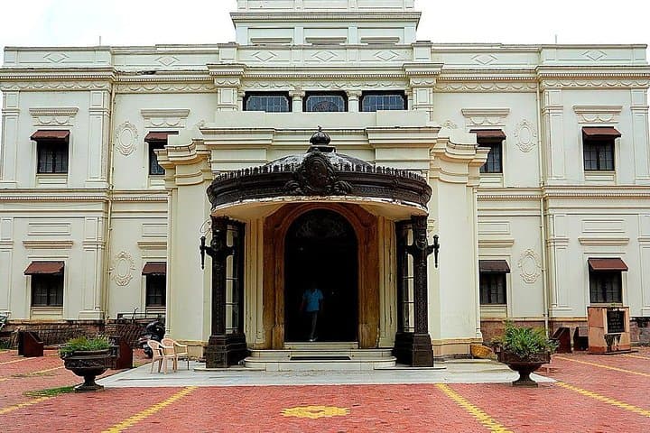 Indore Darshan Private Full-Day City Tour with Uber