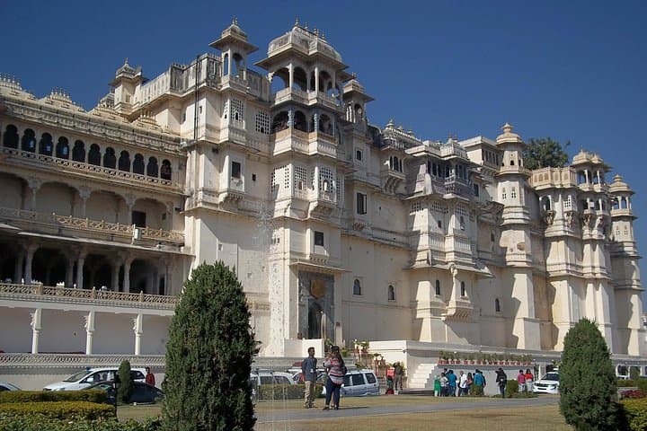Udaipur Darshan with Uber: Private 6-Hour City Tour of Lakes and Palaces photo 1