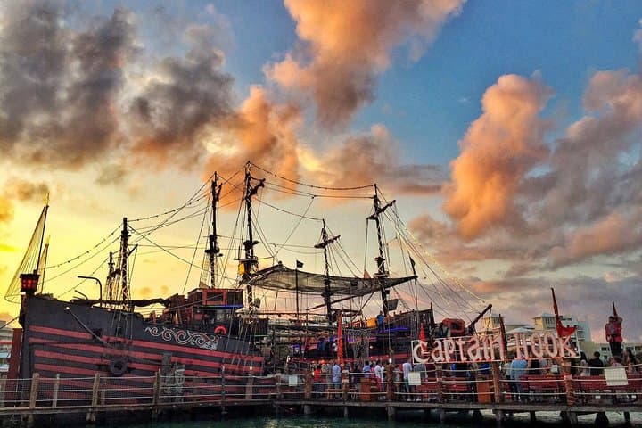Cancun Pirate Dinner Cruise: Captain Hook Live-Action Show & Open Bar photo 3