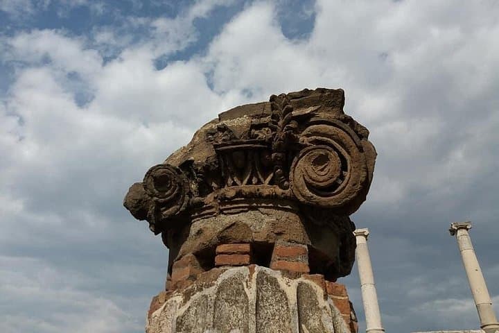 Walking Pompeii: 2-Hour Ancient City Tour with English & Italian Guide photo 2