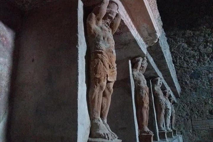 Walking Pompeii: 2-Hour Ancient City Tour with English & Italian Guide photo 3
