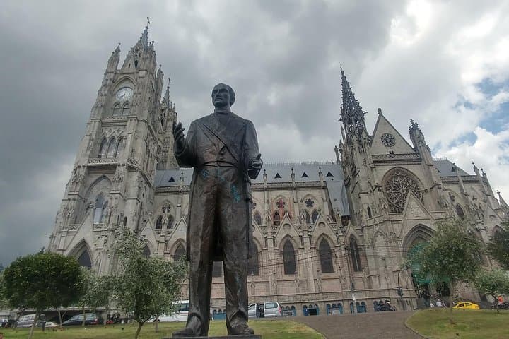 Full-Day Quito Private Tour — Historic Center, Teleférico & Equator Experience photo 4