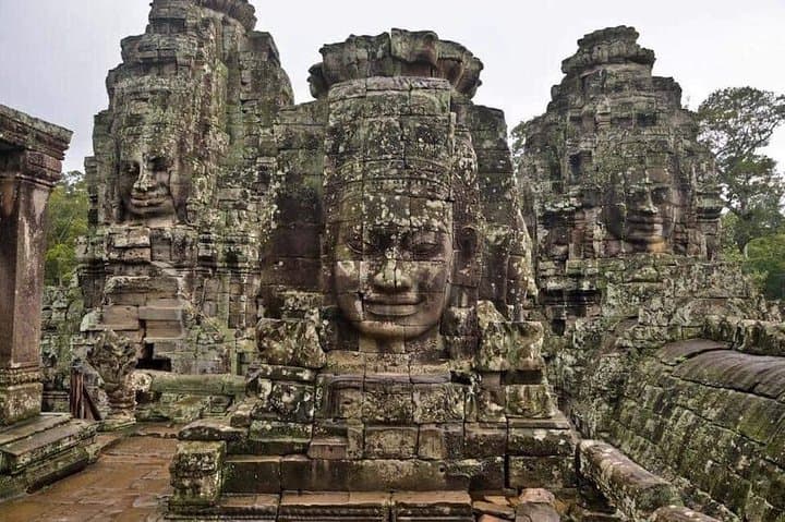 Siem Reap Small-Circle Temple Tour — Angkor Wat, Ta Prohm & Angkor Thom in One Day