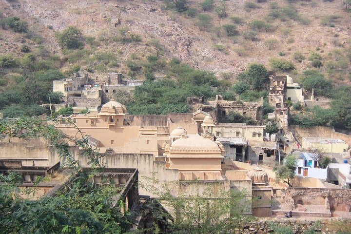 Full-Day Jaipur Sightseeing: Amber Fort, Hawa Mahal & Jantar Mantar photo 4