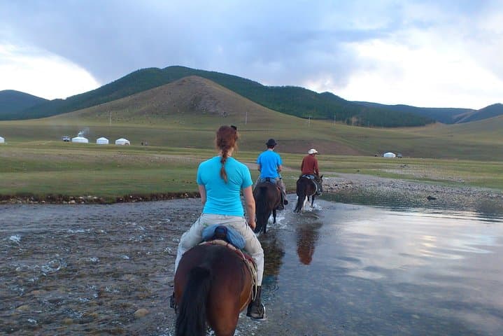 14-Day Gobi & Central Mongolia Adventure: Khongor Dunes, Flaming Cliffs & Nomadic Life photo 4