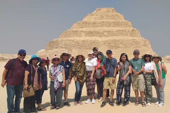Private Full-Day Tour of Giza: Pyramids, Sphinx, Saqqara, Dahshur & Memphis