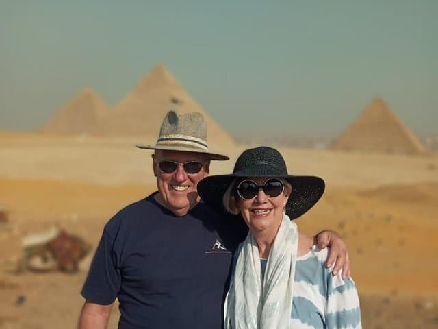 Cairo Full-Day Private Car & Guide — Pyramids, Museum and Khan el-Khalili