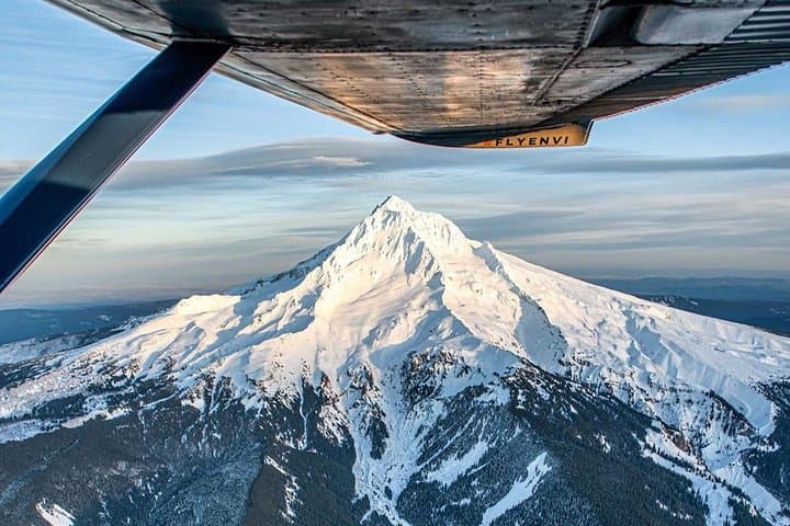 Mount Hood & Columbia River Gorge Air Tour — Scenic Flight from Portland photo 3