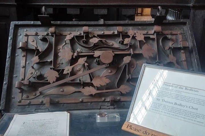 Harry Potter Christ Church Morning Self-Guided Tour — Oxford Film Sites photo 3