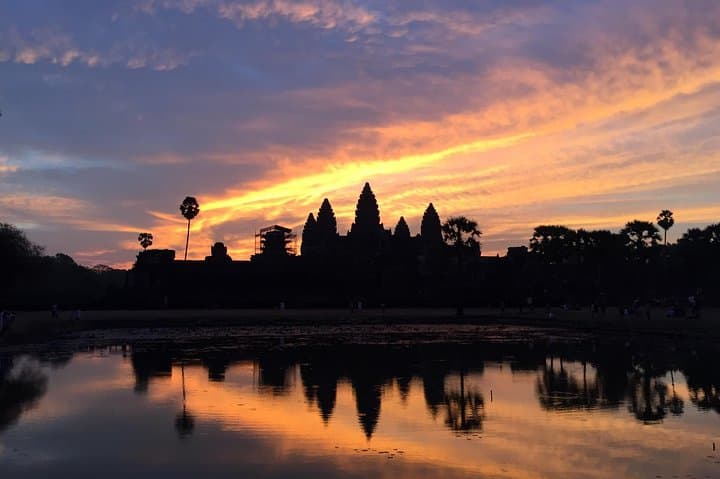 Sunrise at Angkor Wat and Beng Mealea: Off-the-Beaten-Track Temple Tour