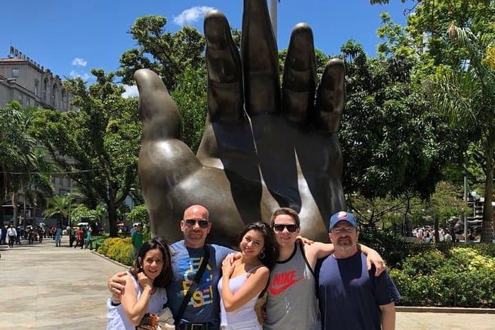 Comuna 13 Graffiti & Plaza Botero: Half-Day Medellín Street Art and Metrocable Experience photo 6