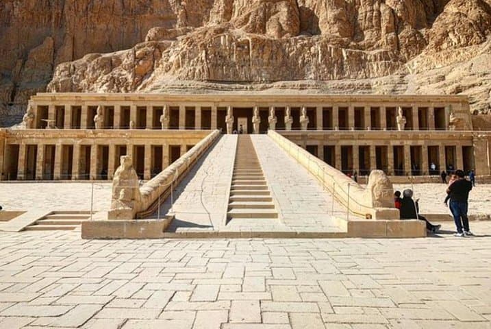 8-Day Luxury Egypt Tour: Pyramids, Red Sea Diving & Luxor Highlights photo 3