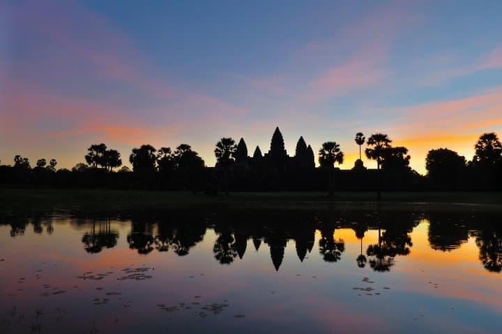 Sunrise at Angkor Wat: Guided Highlights Tour from Siem Reap