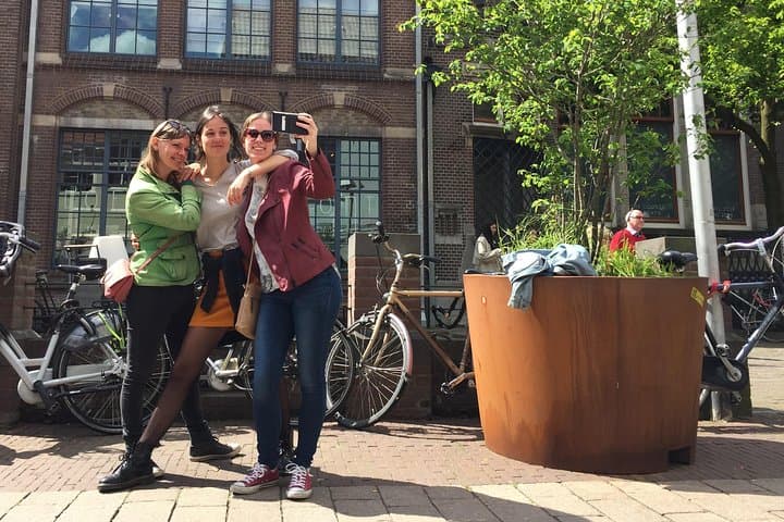 Hamburg Murder Mystery Interactive City Walk — Self-Guided Detective Game photo 2