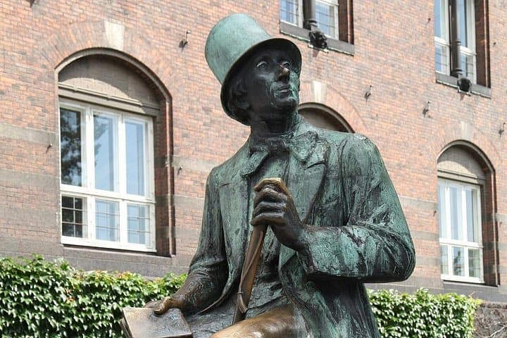 Copenhagen Private Walking Tour — Little Mermaid, Nyhavn & Royal Sights photo 4