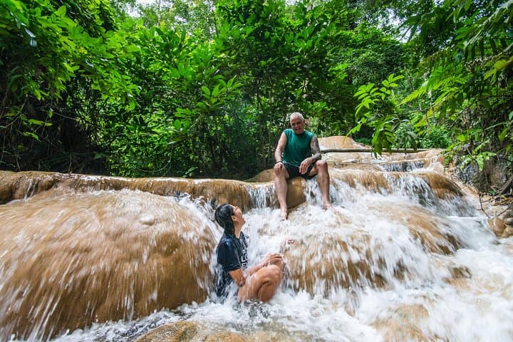 Climb Bua Tong Sticky Waterfall: A Unique Limestone Adventure Near Chiang Mai photo 3