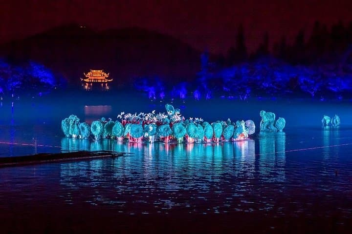 Half-Day Hangzhou Private Tour: West Lake, Longjing Tea & Lingyin with VIP Night Show photo 2