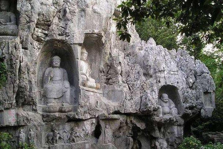Half-Day Hangzhou Private Tour: West Lake, Longjing Tea & Lingyin with VIP Night Show photo 3