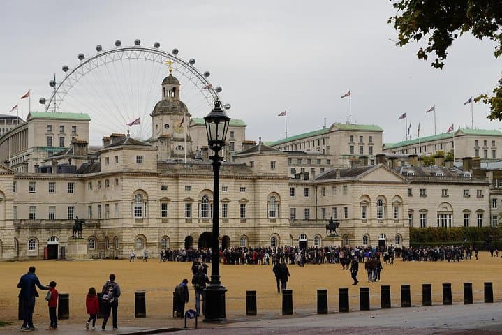 London Layover Tour from LHR: 6-Hour Private Chauffeured Highlights photo 4