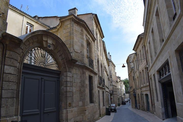 Grand Bordeaux Bike Tour: 3-Hour City Highlights by Bicycle photo 3