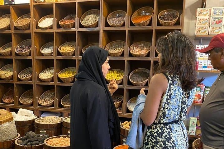 Downtown Abu Dhabi Walking Tour with Emirati Local photo 4