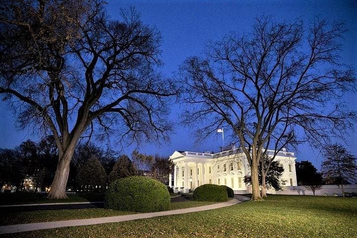 Private Night SUV Tour of Washington DC: National Mall After Dark photo 4