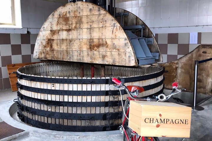 Gold Champagne Experience — Private Full-Day Tour from Epernay photo 4