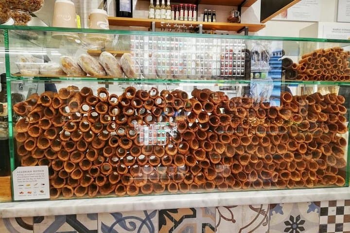 Flatiron Food, History & Architecture Walking Tour — Eataly to Union Square Greenmarket photo 3