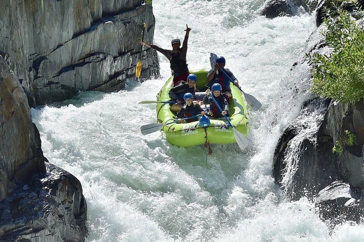Middle Fork American River Full-Day Whitewater Rafting (Class 3-4)