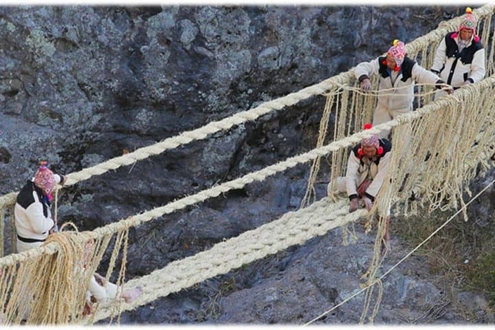 Crossing Q'eswachaka: Day Trip from Cusco to the Last Inca Rope Bridge