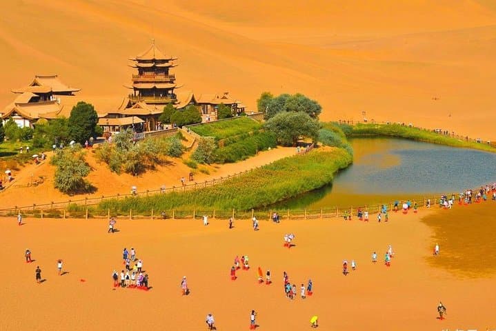 Dunhuang Day Tour: Mogao Grottoes, Echoing Sand Dunes & Crescent Moon Spring