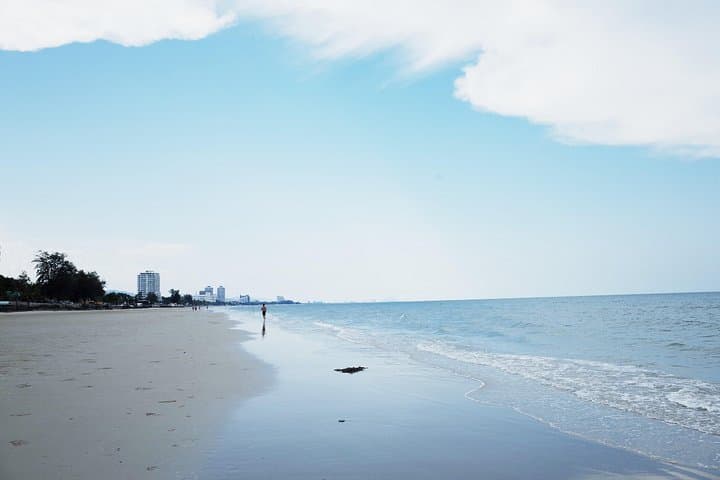 Hua Hin Custom Day Tour: Beaches, Phraya Nakhon Cave & Phra Nakhon Khiri photo 3