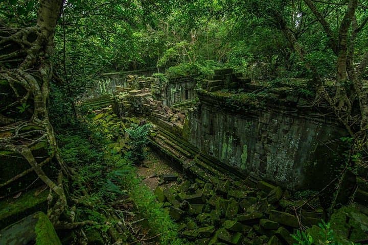 Explore Beng Mealea, Kbal Spean & Banteay Srei: A Full-Day Temple Trek from Siem Reap photo 3
