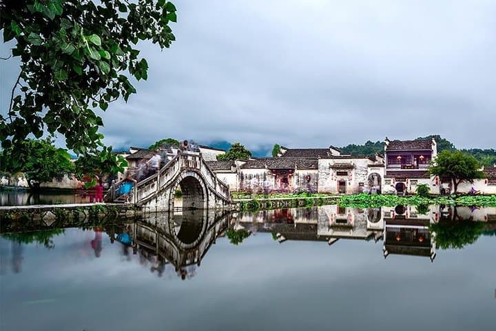 3-Day Huangshan Expedition: Yellow Mountain, Hongcun & Tunxi Ancient Street photo 2