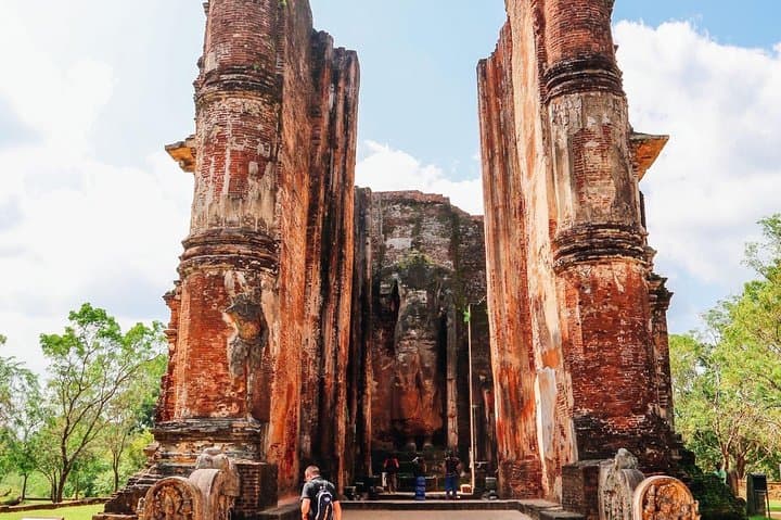 4-Day Sri Lanka Heritage Tour: Sigiriya, Polonnaruwa & Kandy Cultural Highlights