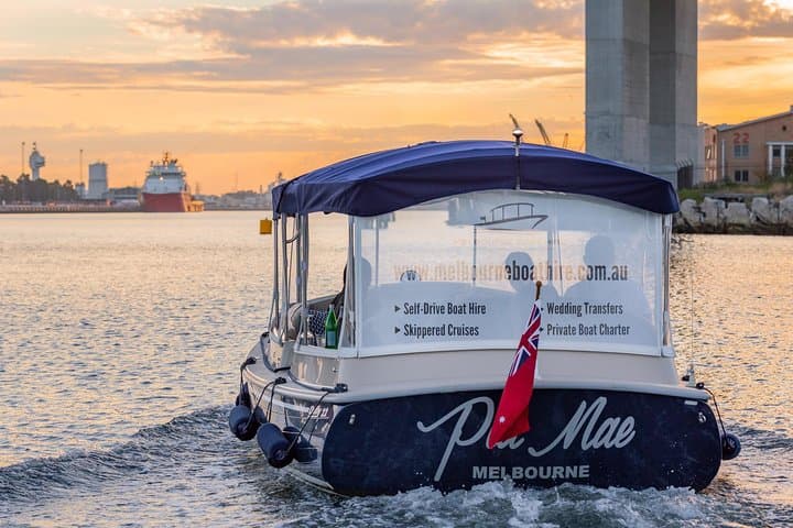 Private Romantic Melbourne Dinner Cruise on the Yarra River photo 5