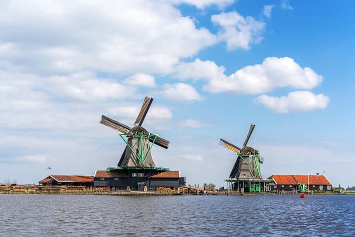Northern Highlights Day Tour from Amsterdam: Zaanse Schans, Afsluitdijk, Sneek & Muiderslot photo 2