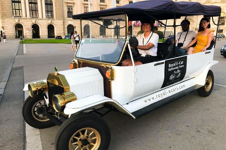 Vienna Oldtimer Tour: 60-Min City Drive with Prosecco photo 2