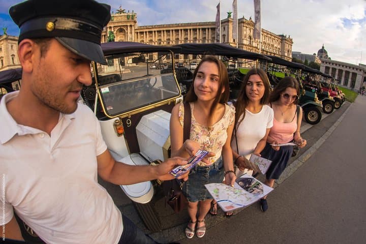 Vienna Oldtimer Tour: 60-Min City Drive with Prosecco photo 5