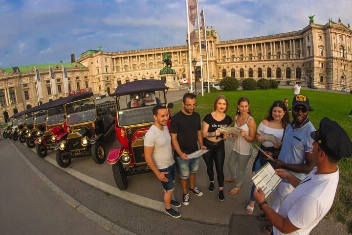 Vienna Oldtimer Tour: 60-Min City Drive with Prosecco photo 6