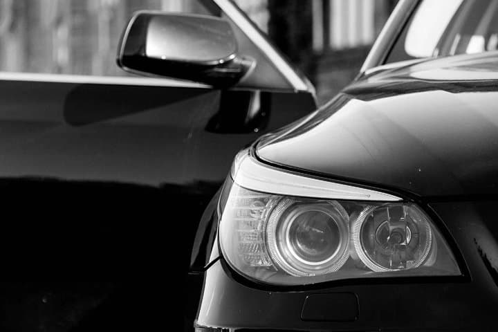 Half-Day Private Luxury Car with Driver in Abu Dhabi — City Chauffeur Service
